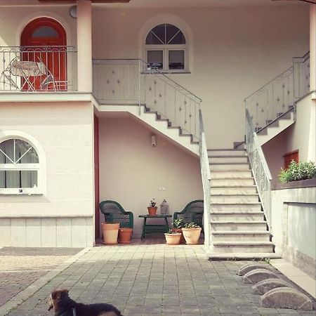 Prenocisca Angelin Hram, Tiny Apartments Markovec Exteriér fotografie