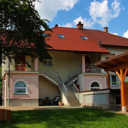 Prenocisca Angelin Hram, Tiny Apartments Markovec Exteriér fotografie