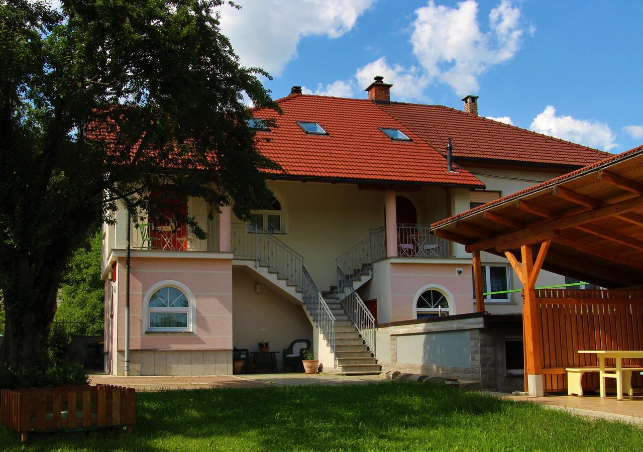 Prenocisca Angelin Hram, Tiny Apartments Markovec Exteriér fotografie