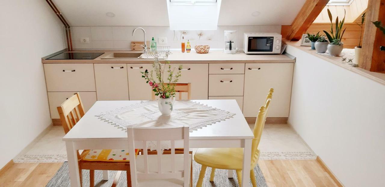 Prenocisca Angelin Hram, Tiny Apartments Markovec Exteriér fotografie